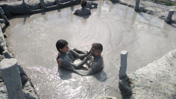 Cartagena: Totumo Volcano Mud Bath, Lunch & Beach Resort Day Pass