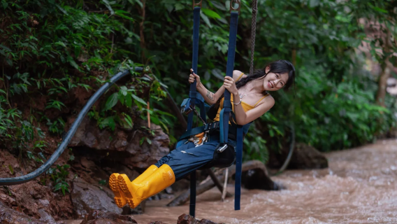 Wisata jalan kaki sehari di hutan hujan Desa Baduo, Gunung Jinuo | Jaringan selebriti internet generasi awal + termasuk sepatu bot hujan baru + tur murni berkualitas tinggi