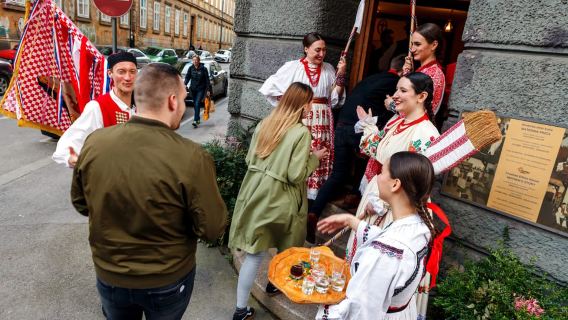 Zagreb: Croatian Folklore Show Live Performance Experience