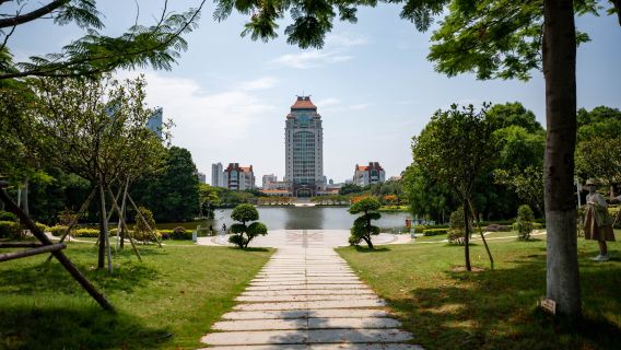 廈門大學+南普陀寺+園林植物園一日遊【廈大入校,含接送】