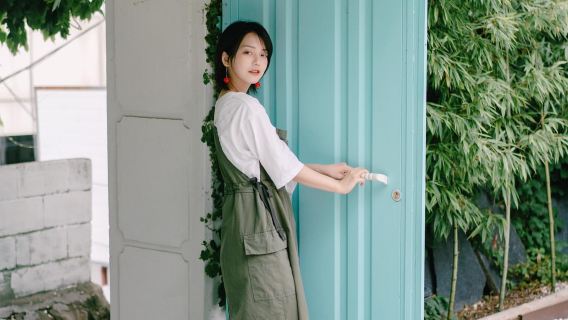 ドイツ、ハイデルベルクでの旅行写真撮影【ドライバー、ガイド、旅行写真家、航空写真+ウェディング写真、マイクロフィルム+メイクと衣料品&アクセサリー+カスタマイズされたチャーター車、翻訳者、現地ガイド】