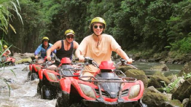 ATV sul fiume Beji a Ubud Bali -- Kitas indonesiano
