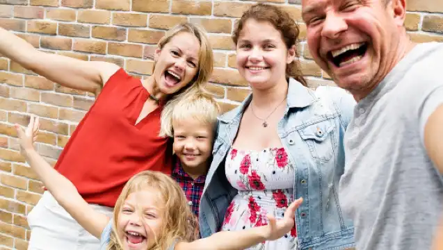 Self guided tour with interactive city game of Valencia