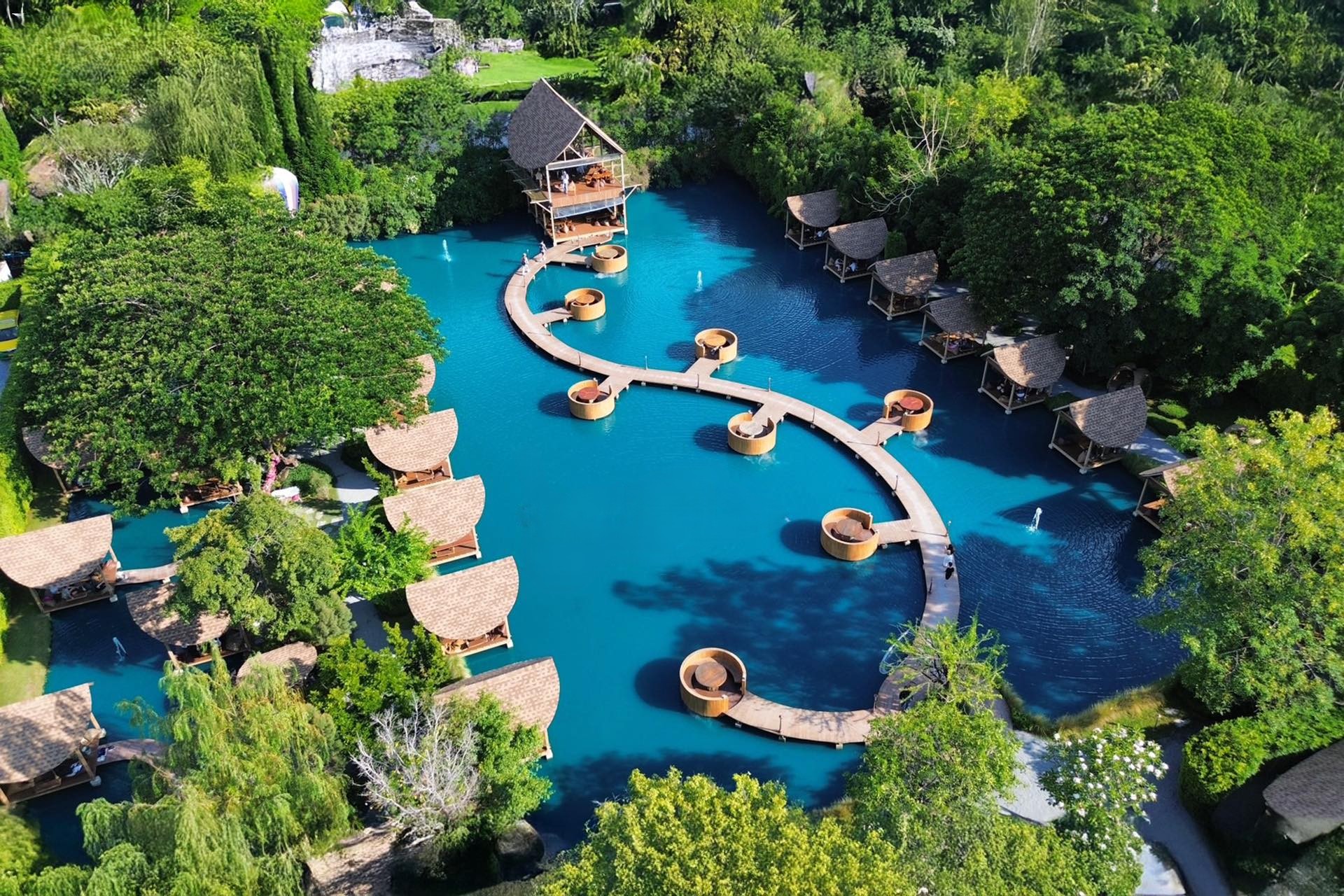 ร้านอาหารลอยน้ำ Bubble in the Forest Cafe กรุงเทพฯ | Bubble in the Forest Cafe | การสำรองที่นั่งและค