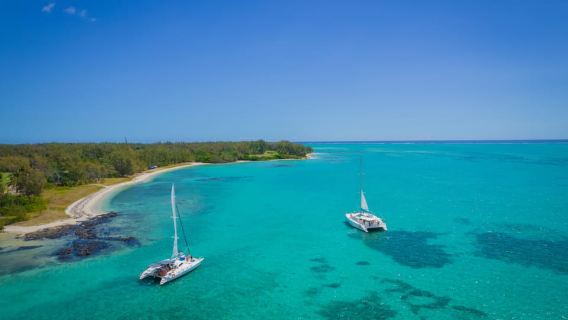Mauritius: Katamaran-Kreuzfahrt zur Ile aux Cerfs mit BBQ-Mittagessen