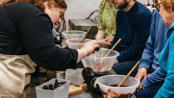 York: Laboratorio di preparazione di tavolette di cioccolato presso York Cocoa Works