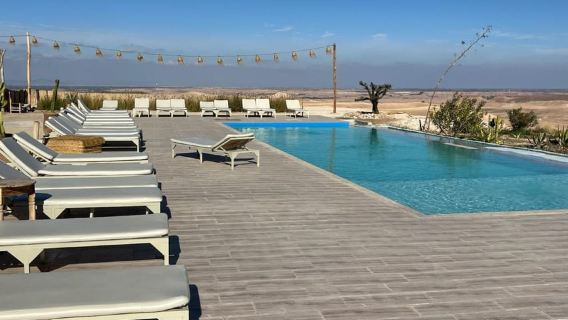 Marrakech: Chương trình biểu diễn ăn tối Agafay với cưỡi ngựa bốn bánh/lạc đà và hồ bơi
