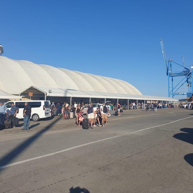 Civitavecchia: Private Shuttle for 1-8 People from Civitavecchia Port to FCO.