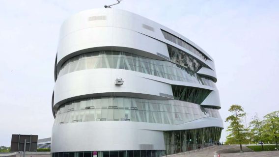 ทัวร์ 1 วัน พิพิธภัณฑ์เมอร์เซเดส-เบนซ์ สตุตการ์ต + เลโกแลนด์ ดอยทช์ลันด์ รีสอร์ท