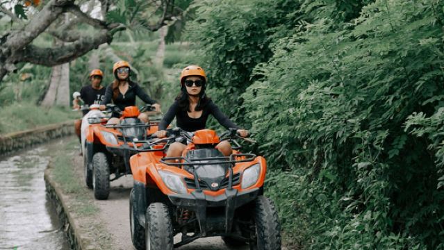 Expérience de quad tout-terrain à Ubud, Bali avec transfert depuis l'hôtel et rafting sur la rivière Ayung