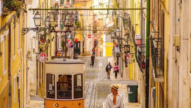 里斯本市區一日包車 | 多時段可選 舒適商務車 中文服務