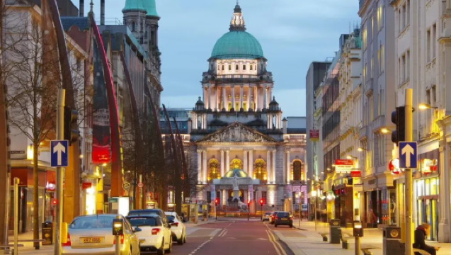 Giant's Causeway, The Dark Hedges, and Belfast City Tour from Dublin