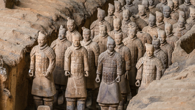 Tagesausflug zum Mausoleum Qin Shihuangdis (Terrakotta-Armee) und Huaqing-Palast in Xi'an mit Wahlmöglichkeit für englisch- oder koreanischsprachigen Reiseleiter