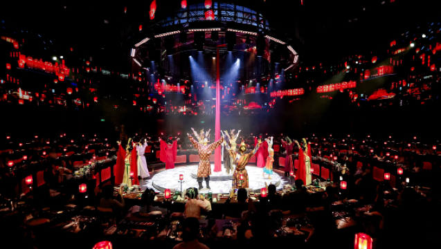 [Γιορτή της Αυτοκράτειρας Wu • Βασιλική Γαστρονομική Παράσταση] Όνειρο επιστροφής στη Chang'an • Μεγαλοπρεπές Συμπόσιο της δυναστείας Tang στο Σιάν • Επιλογή μεσημεριανού/βραδινού γεύματος + θέαση παράστασης • Μια πολιτιστική γαστρονομική παράσταση του αρχαίου παλατιού που σας ταξιδεύει στο χρόνο