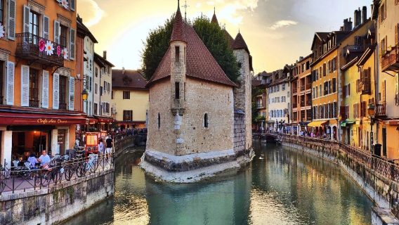 [Sewaan Peribadi Bahasa Cina] Lyon Pergi-Balik + Bandar Lama Annecy + Taman Eropah Annecy [Jelajah Sehari]