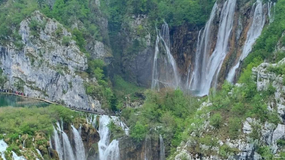 Croatia | Zagreb - 16 tasik biru bersambung [sewaan peribadi lawatan sehari]