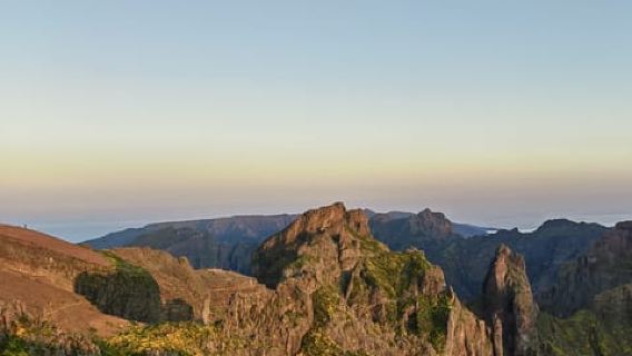 PR1: Pico do Arieiro to Pico Ruivo Guided Hiking Tour