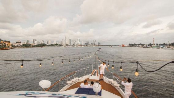 Cartagena: 4-course Culinary Experience aboard a catamaran