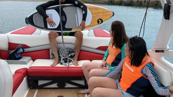 山東青島尾波沖浪包船體驗【進口造浪艇+全程教練指導+零基礎解鎖沖浪】