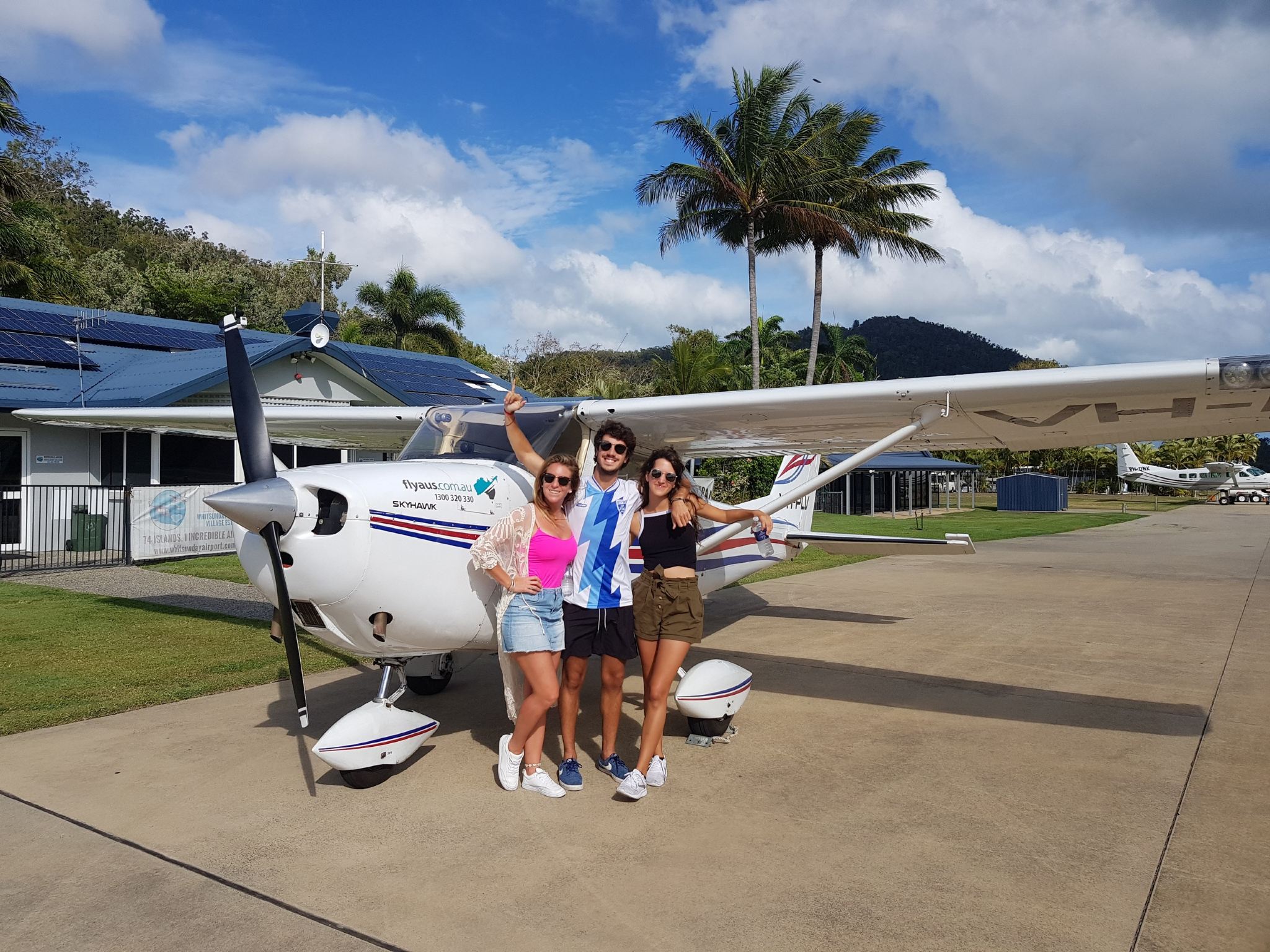 60-min Scenic Flight over Whitsundays (Heart Reef + Whitehaven Beach + Hill Inlet)