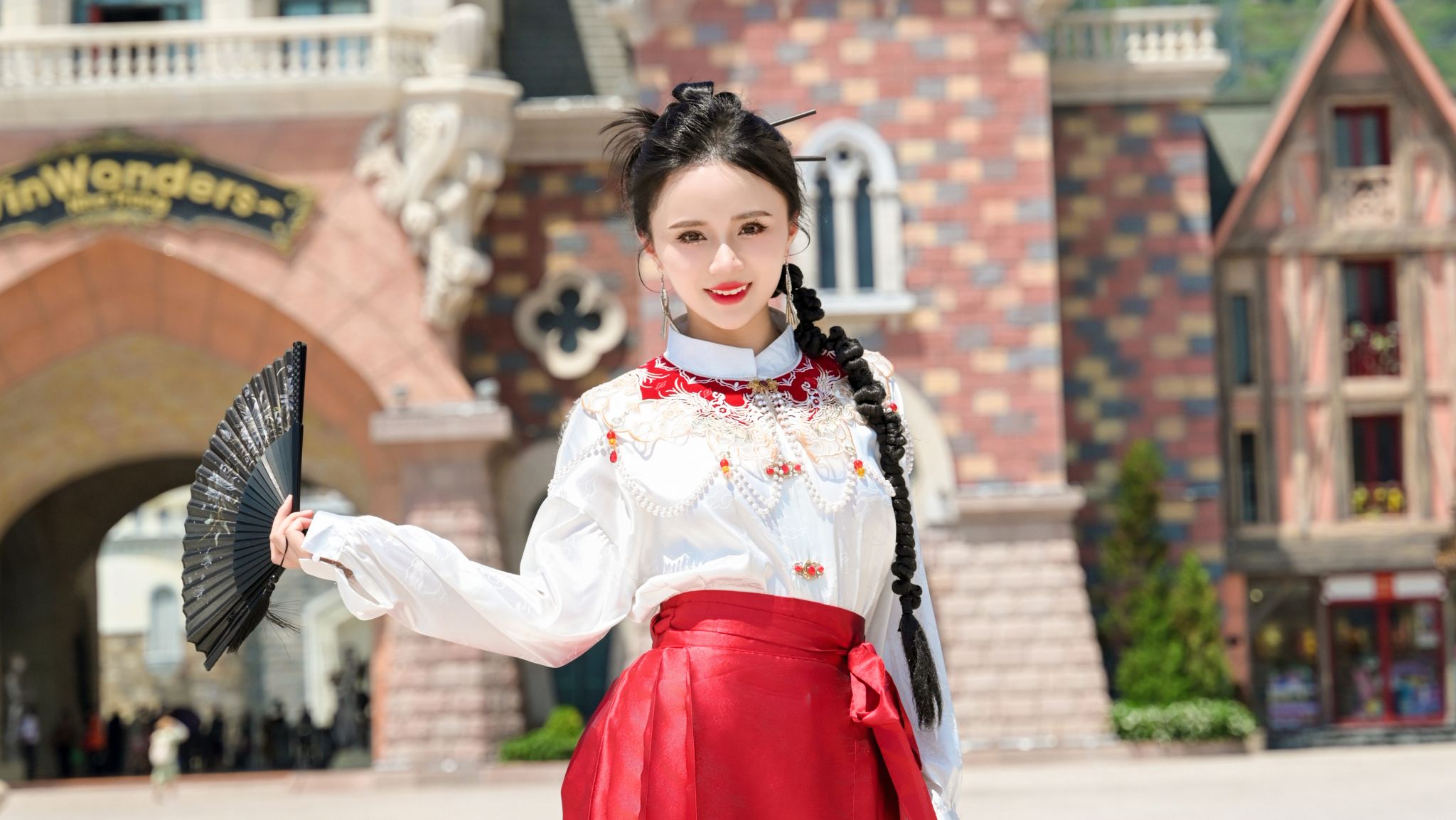 越南芽莊市區一日遊&大教堂+占婆塔+五指岩|中文導遊|泥漿浴