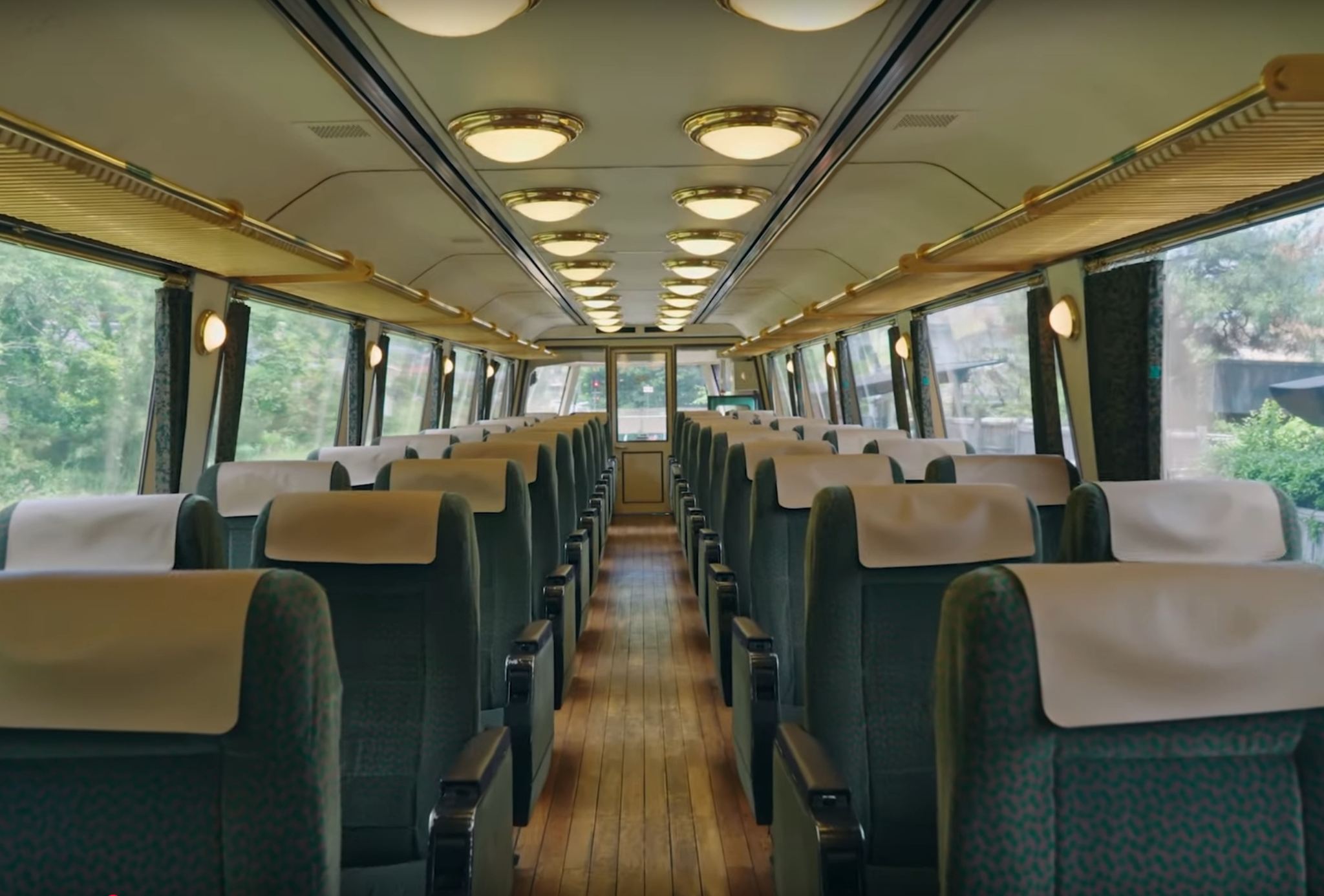 Reservation service for the Yufuin-no-Mori green train and the red YUFU limited express train