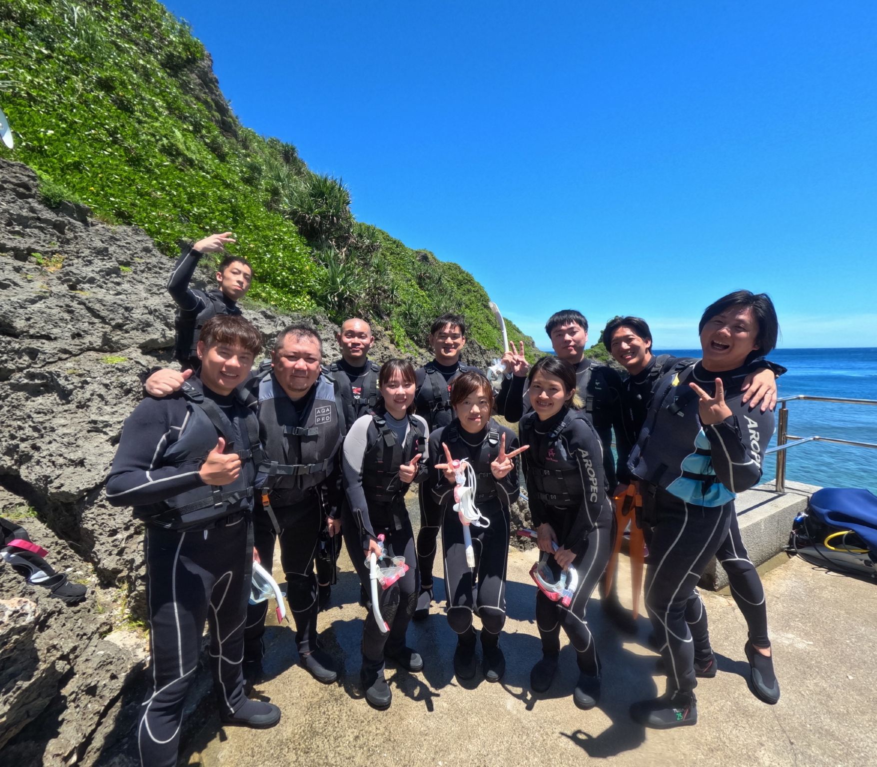 日本沖縄で体験ダイビング&シュノーケリング0.5時間【無制限写真撮影(青の洞窟・ブルーケイブ)泳げない方やお子様も体験可能】