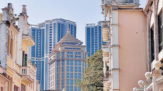 Zhongshan Catholic Church + Wugui Mountain + Christian Church + Xishan Temple one-day tour- English Service Available