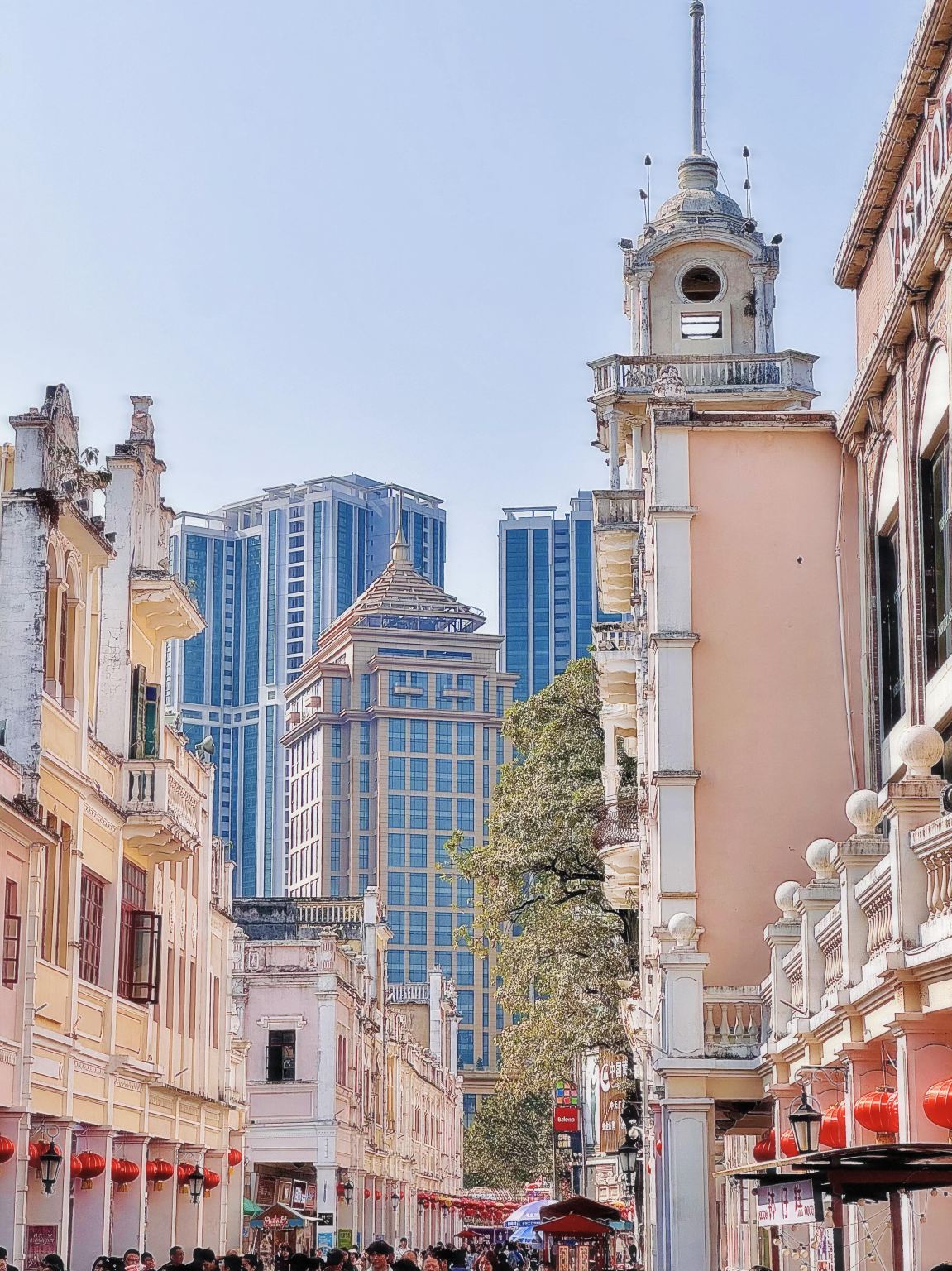 Zhongshan Catholic Church + Wugui Mountain + Christian Church + Xishan Temple day tour - English service available