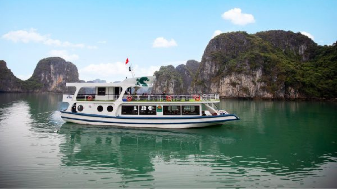 La Muse Cruise – 5.5-Hour Boutique Day Trip to Bai Tu Long Bay & Thien Canh Son