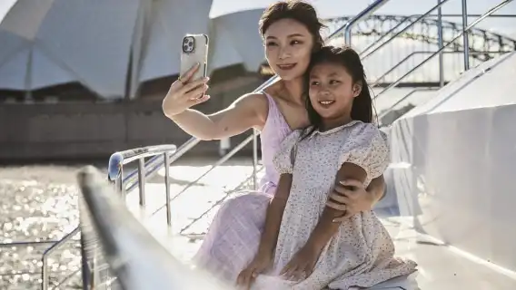 Sydney: Sydney Harbor Lunch Cruise with Welcome Drink