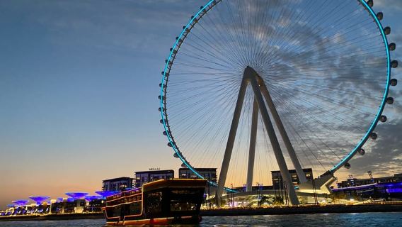 Dubai Marina: crociera con cena su una barca tradizionale