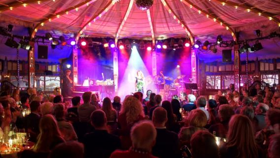 Berlin: Ticket für die Bar Jeder Vernunft – Theater & Restaurant