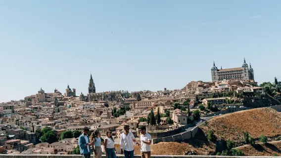 Tre città in un giorno: Segovia, Avila e Toledo con partenza da Madrid [Tour in inglese]
