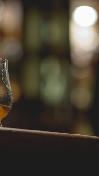 Loch Lomond + Scottish Whisky Theme Day Tour in the UK|Comfortable Minibus Tour with Winery Visit and Wine Tasting