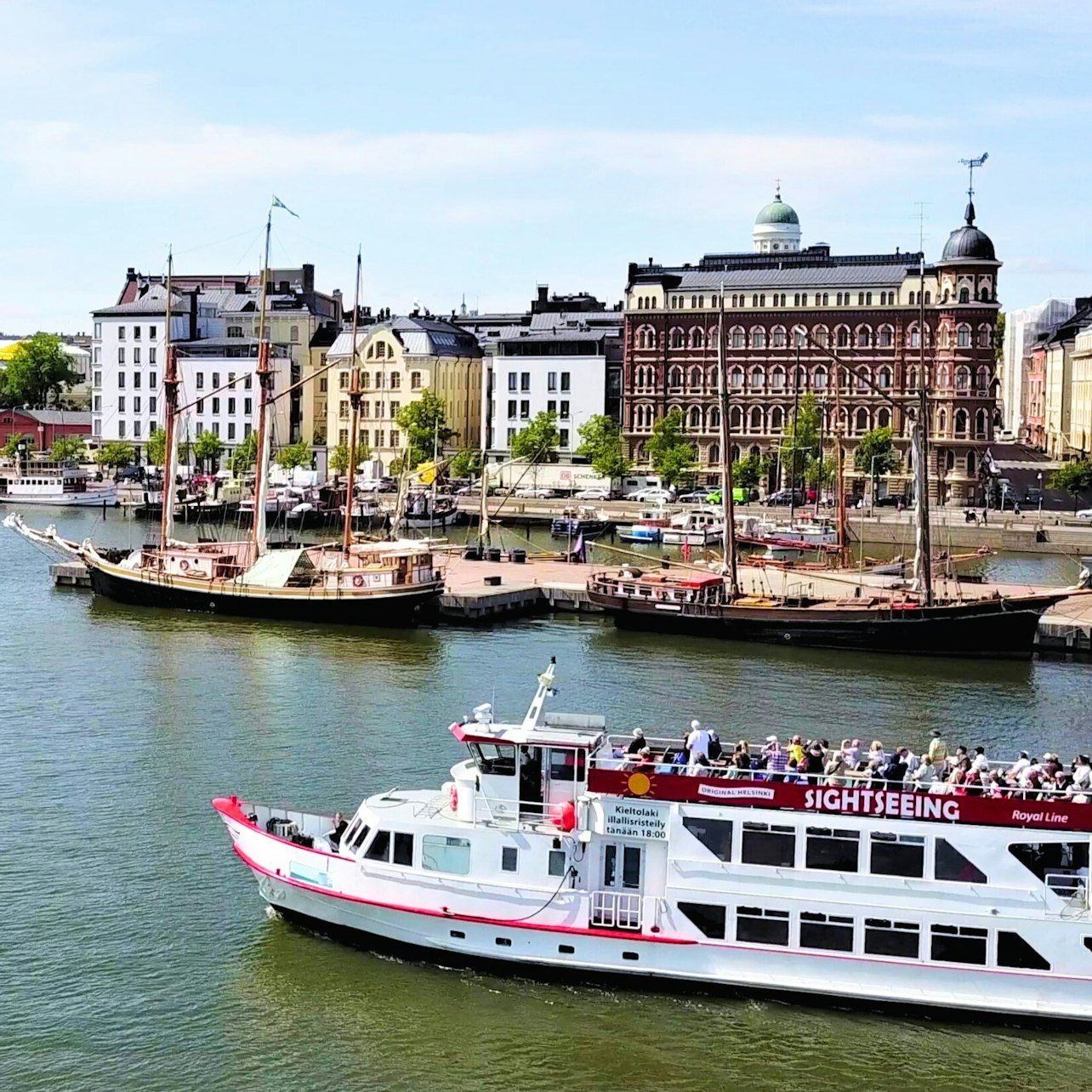 Helsinki: Recorrido turístico en barco por el archipiélago