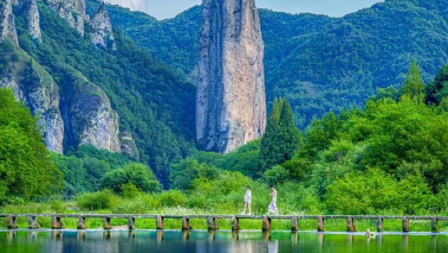 Hangzhou Round-Trip: Tiantai - Former Residence of Jigong - Guoqing Scenic Area - Tiantai Mountain Waterfall Scenic Area | Customize Private Charter Itinerary