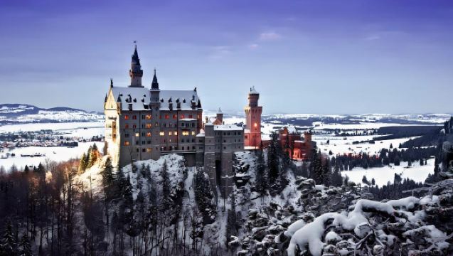 1-day tour to Neuschwanstein Castle, Linderhof Palace and the painted village in Munich (some admission tickets provided)