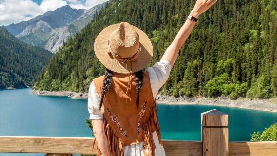 Jiuzhaigou-National park Tagesausflug · 2-8 Personen Kleingruppe "Optional inklusive Hin- und Rückfahrt mit dem Schnellzug + reiner Vergnügung Selbstgeführte Tour"