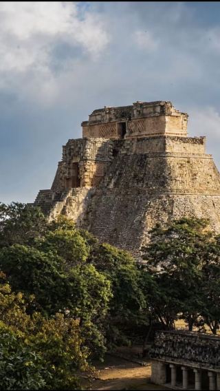 Round-trip from Cancun: Chichen Itza and Ik Kil cenote 1-day tour | Private charter, no join-in tour