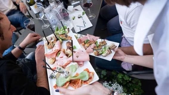Luxury Wine Tasting with Finger Foods in Alba City Center