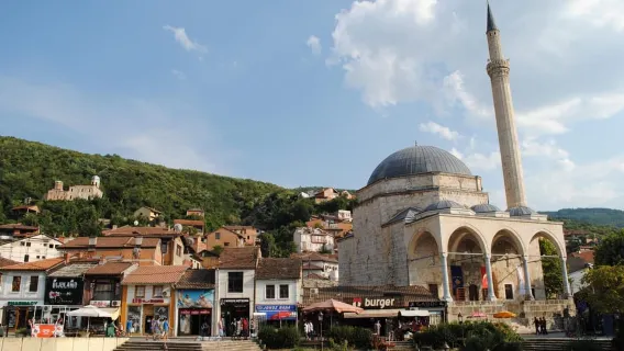 Tour a pie por Prizren: Historia y cata de bebidas tradicionales