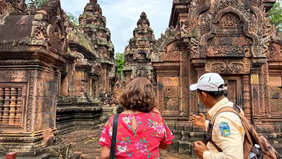 Average tour price for Banteay Srei from Siem Reap around 85 USD Average tour price for Banteay Srei from Siem Reap around 85 USD