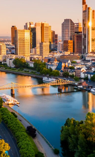 Frankfurt private charter day tour: Historical Museum Frankfurt + Haus Wertheym + Mainkai Street