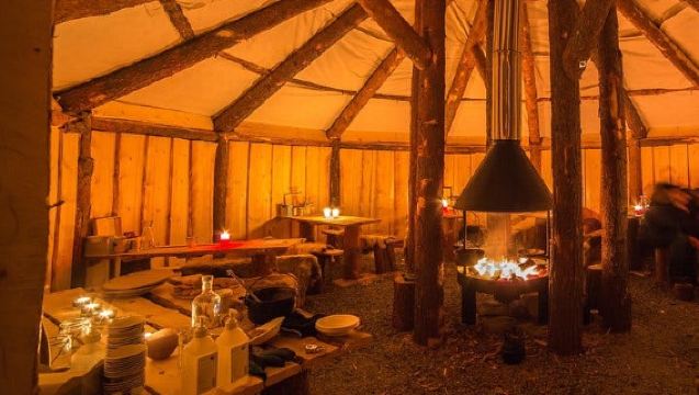 Night reindeer sledding with dinner and northern lights