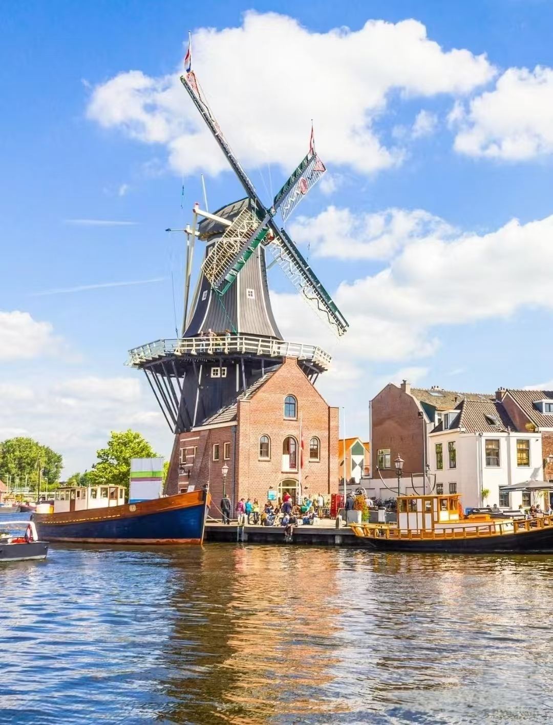 Amsterdam Giethoorn + Zaanse Schans day tour (leisurely and comfortable small group)