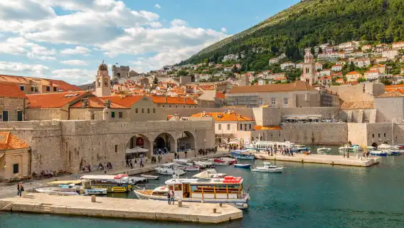 เมืองเก่าดูบรอฟนิก + ปราสาทเก่า + กำแพงเมือง + ท่าเรือดูบรอฟนิก [เส้นทางเหมารถ]