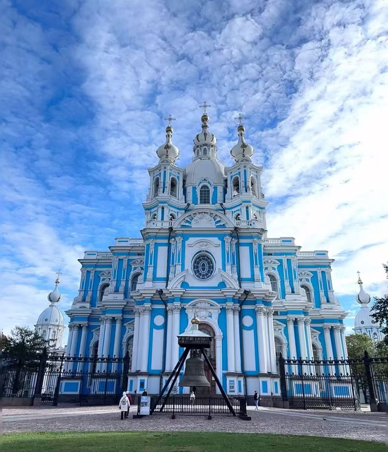 Санкт-Петербург: индивидуальный трансфер/аренда автомобиля с водителем + пригород (до 100 км) — дневной тур по индивидуальному маршруту