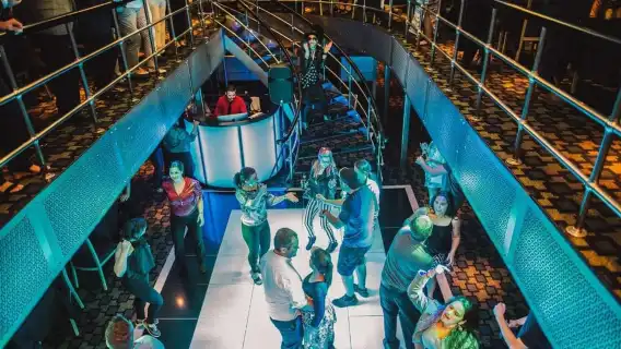 City Cruises Chicago: Lake Michigan Fireworks Dinner Cruise