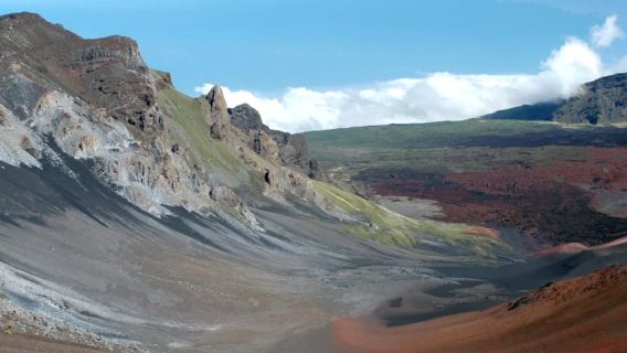 Maui: Guided Hike of Haleakala Crater with Lunch